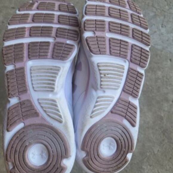 Under Armour Charged Assert 9 Womens Size 9 US Sneakers Deluxe Foam Shoes - Picture 6 of 7